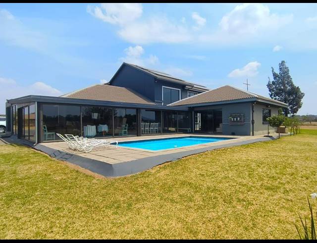 6 BEDROOM HOUSE FOR SALE IN BLUE SADDLE RANCHES